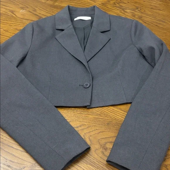 OAK + FORT Charcoal Cropped Blazer - Picture 3 of 9